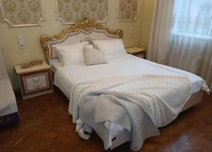 Квартира Возле Оперы